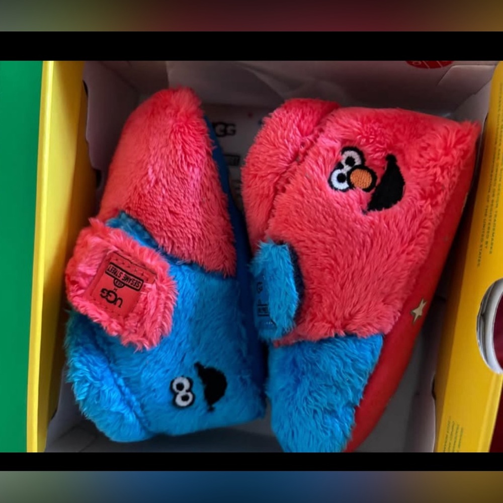 Elmo x UGG slippers